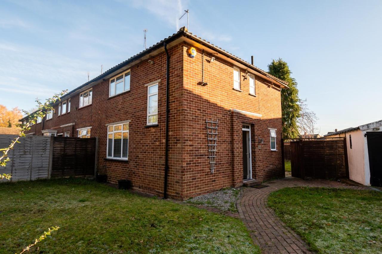Ashbourne House - Close To Central Woking Exteriér fotografie